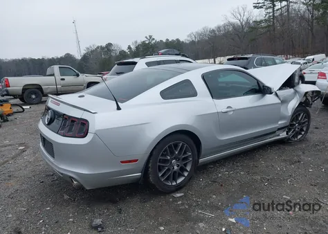2013 Ford Mustang V6 Premium z USA, uszkodzony, nr VIN 1ZVBP8AM7D5237594